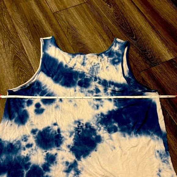 Feiersi blue and white tie-dye criss-cross cut out tank top size medium - Picture 6 of 8